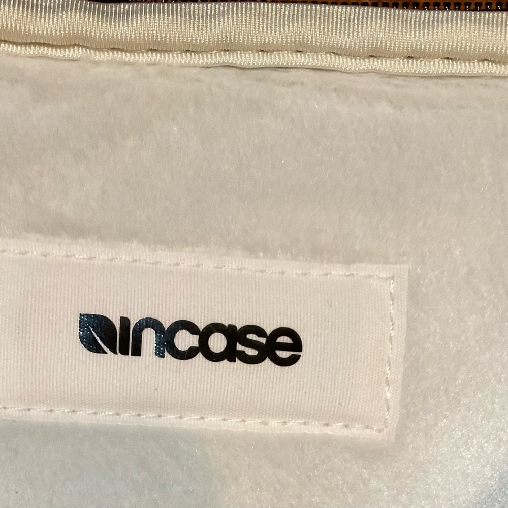 INCASE FOR LAPTOP 13” - Picture 5 of 5